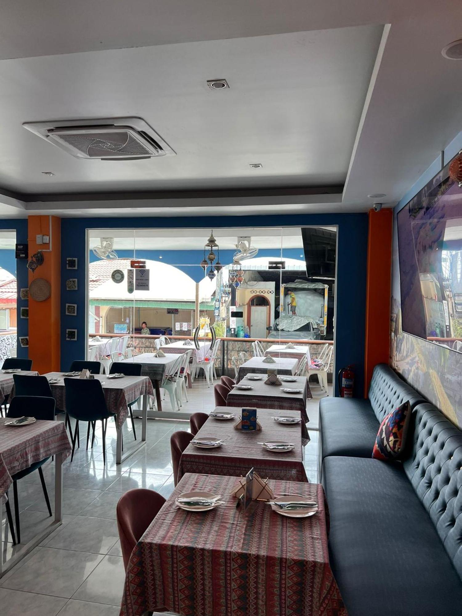 Kiwi Boutique Hotel Patong Buitenkant foto